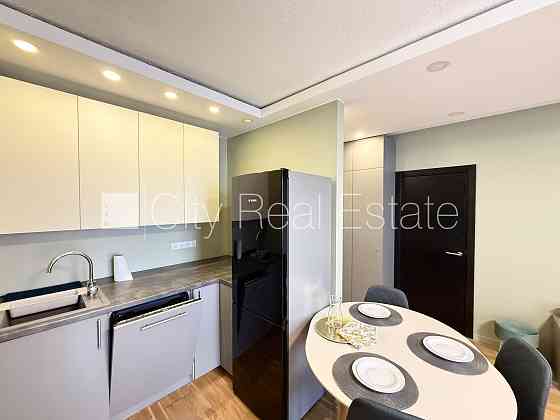 Новостройка, благоустроенная озеленённая территория, закрытый двор, место для Rīga