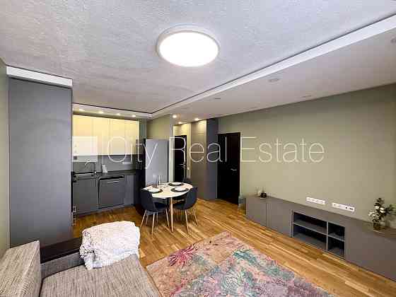 Новостройка, благоустроенная озеленённая территория, закрытый двор, место для Rīga