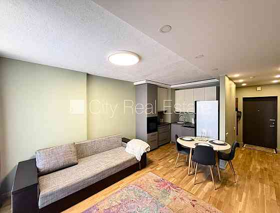 Новостройка, благоустроенная озеленённая территория, закрытый двор, место для Rīga