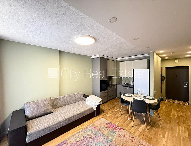 Jaunceltne, labiekārtota apzaļumota teritorija, slēgts pagalms, vieta automašīnai, ieeja no Rīga - foto 1