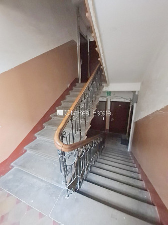 Фасадный дом, закрытый двор, возможность аренды парковки, вход с улицы, Рига - изображение 16