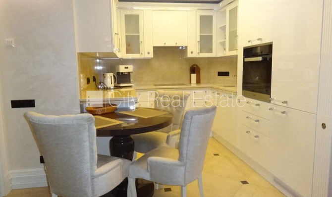 Фасадный дом, реновированный дом, гаражные ворота оснащены автоматической Рига - изображение 17