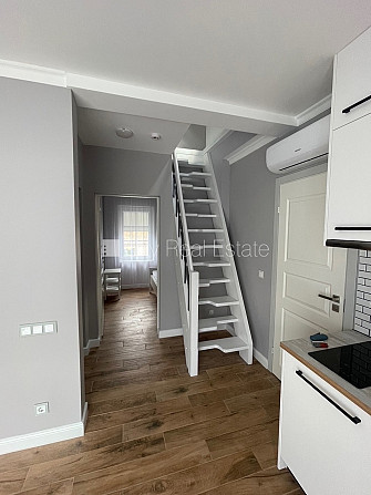 Реновированный дом, благоустроенный озеленённый двор, место для машины, терасса, Юрмала - изображение 9