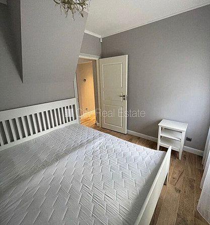 Реновированный дом, благоустроенный озеленённый двор, место для машины, терасса, Юрмала - изображение 6