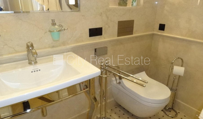 Фасадный дом, реновированный дом, гаражные ворота оснащены автоматической Рига - изображение 20