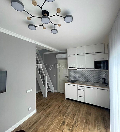 Реновированный дом, благоустроенный озеленённый двор, место для машины, терасса, Юрмала - изображение 3