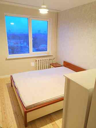 Фасадный дом, благоустроенная озеленённая территория, вход с улицы, стоянка на Rīga