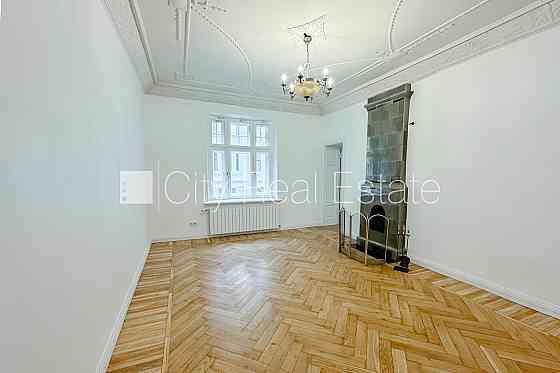 Фасадный дом, реновированный дом, закрытый двор, вход с улицы, апартаменты люкс, Rīga