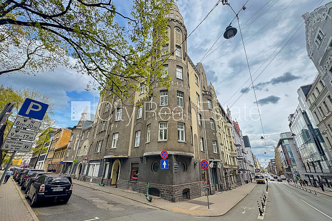 Fasādes māja, renovēta māja, slēgts pagalms, ieeja no ielas, luksuss apartamenti , logi Rīga - foto 14