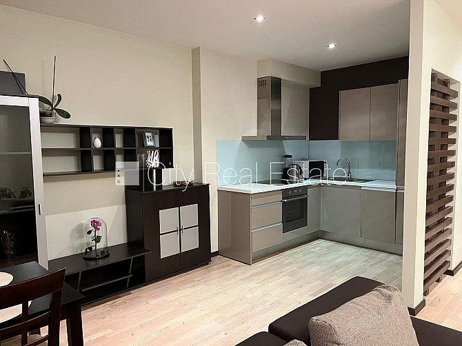 Новостройка, зеленая территория, территория обнесена забором, бесплатная Юрмала - изображение 12