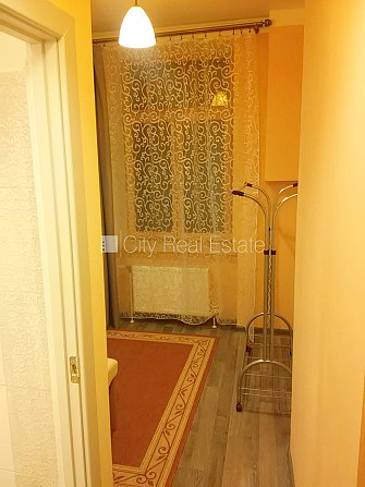 Фасадный дом, реновированный дом, благоустроенный озеленённый двор, закрытый Рига - изображение 16