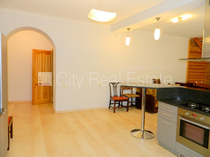 Дом во дворе, реновированный дом, во дворе детская игровая площадка, лифт, Рига - изображение 15