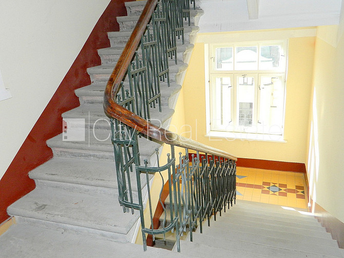 Дом во дворе, реновированный дом, во дворе детская игровая площадка, лифт, Рига - изображение 18