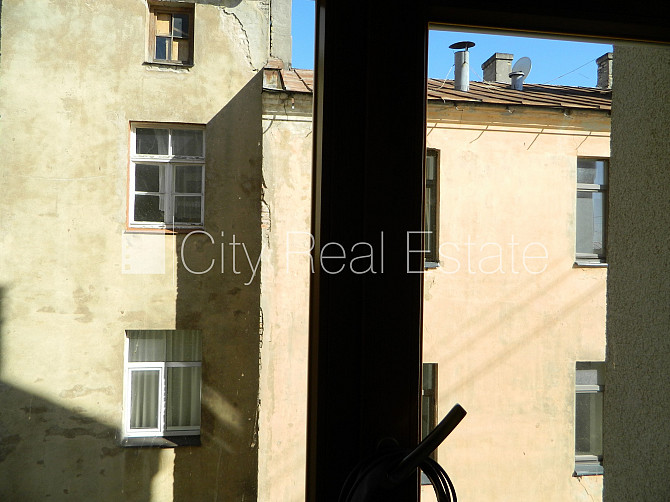 Здание во дворе, реновированный дом, благоустроенный озеленённый двор, закрытый Рига - изображение 11