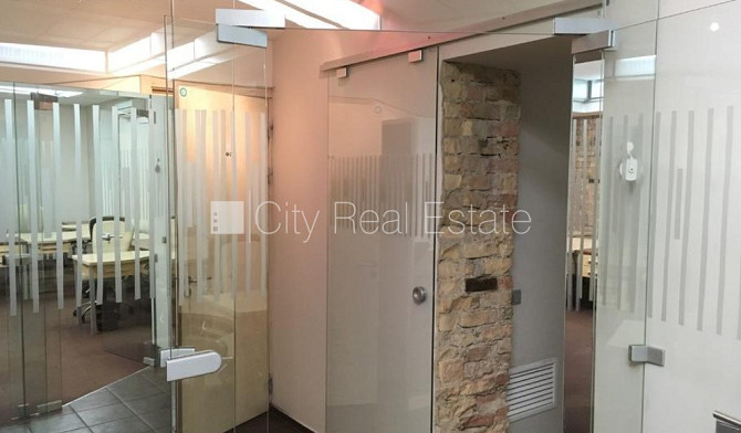 Новостройка, место для машины, вход с улицы, лестничная клетка после капитального Рига - изображение 2