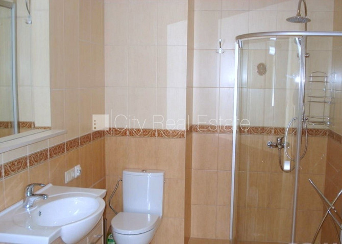 Земля в собственности, таунхаус, новостройка, благоустроенная озеленённая Юрмала - изображение 16