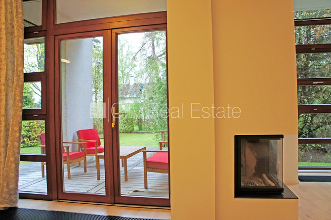 Таунхаус, благоустроенный озеленённый двор, территория обнесена забором, гараж Юрмала - изображение 18