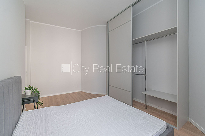 Fasādes māja, renovēta māja, ieeja no ielas, ir lifts, istabas izolētas 2 gab., studio tipa, Rīga - foto 10