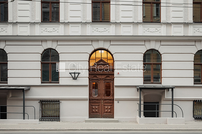 Fasādes māja, renovēta māja, ieeja no ielas, ir lifts, istabas izolētas 2 gab., studio tipa, Rīga - foto 12