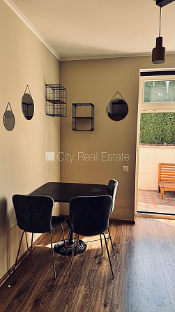 Частный дом, благоустроенная озеленённая территория, закрытый двор, одна Рига - изображение 2