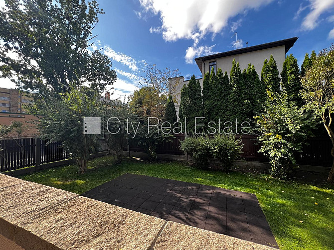 Частный дом, благоустроенная озеленённая территория, закрытый двор, одна Рига - изображение 7