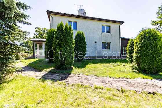 Земля в собственности, частный дом, зеленая территория 2600 м2, закрытый двор, место Jūrmala