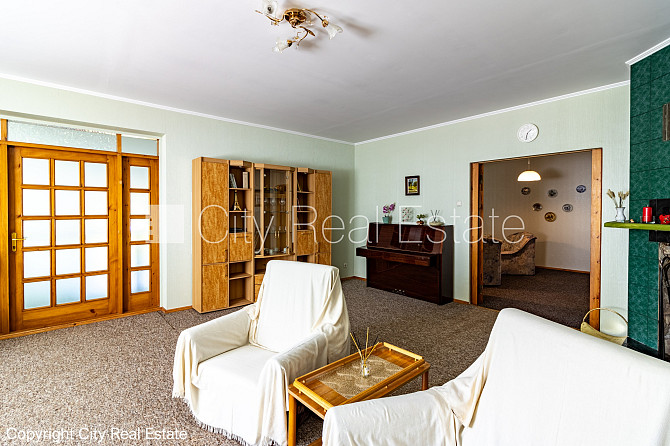 Земля в собственности, частный дом, зеленая территория 2600 м2, закрытый двор, место Юрмала - изображение 13