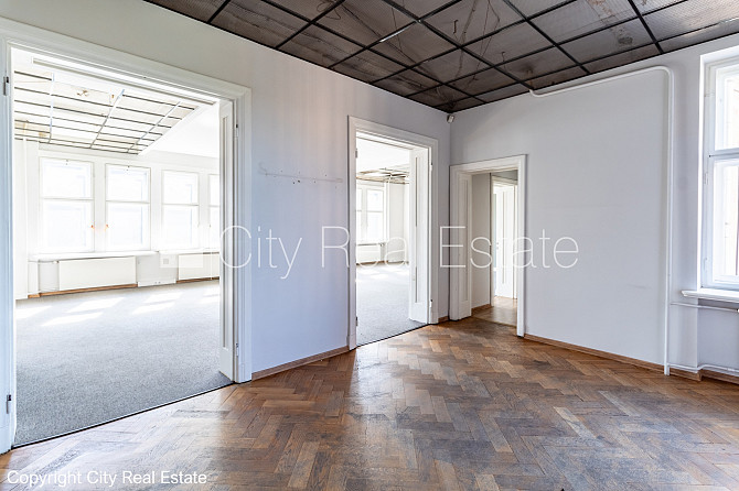 Fasādes māja, ieeja no ielas, ir lifts, logi vērsti uz pagalma pusi, logi vērsti uz ielas pusi, Rīga - foto 16