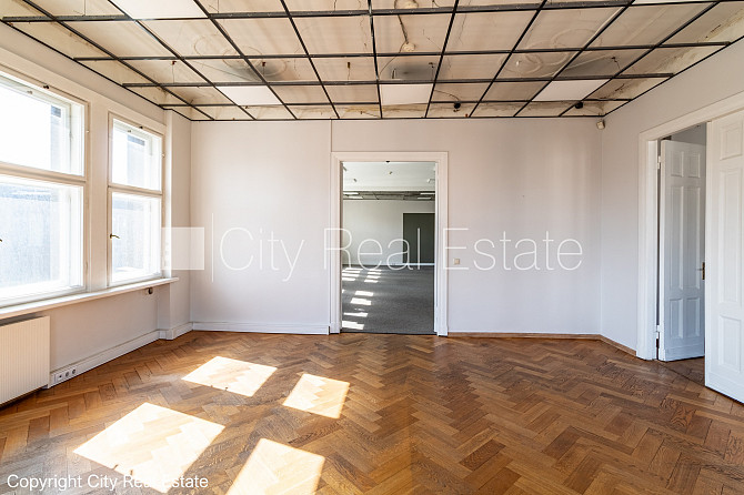 Fasādes māja, ieeja no ielas, ir lifts, logi vērsti uz pagalma pusi, logi vērsti uz ielas pusi, Rīga - foto 12