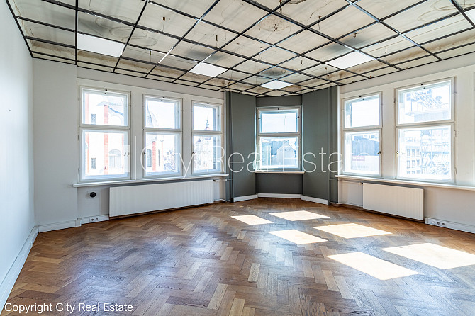 Fasādes māja, ieeja no ielas, ir lifts, logi vērsti uz pagalma pusi, logi vērsti uz ielas pusi, Rīga - foto 11