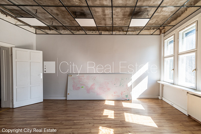 Fasādes māja, ieeja no ielas, ir lifts, logi vērsti uz pagalma pusi, logi vērsti uz ielas pusi, Rīga - foto 18