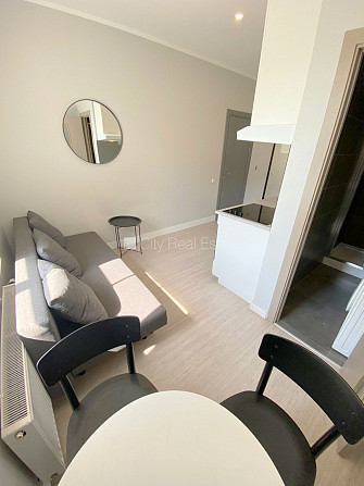 Фасадный дом, реновированный дом, закрытый двор, вход с улицы, лестничная клетка Рига - изображение 1