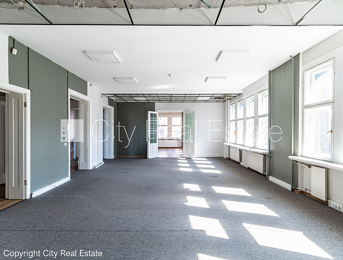 Fasādes māja, ieeja no ielas, ir lifts, logi vērsti uz pagalma pusi, logi vērsti uz ielas pusi, Rīga - foto 14