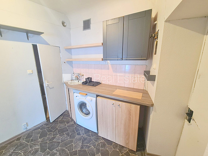 Фасадный дом, реновированный дом, закрытый двор, вход с улицы, лестничная клетка Рига - изображение 12