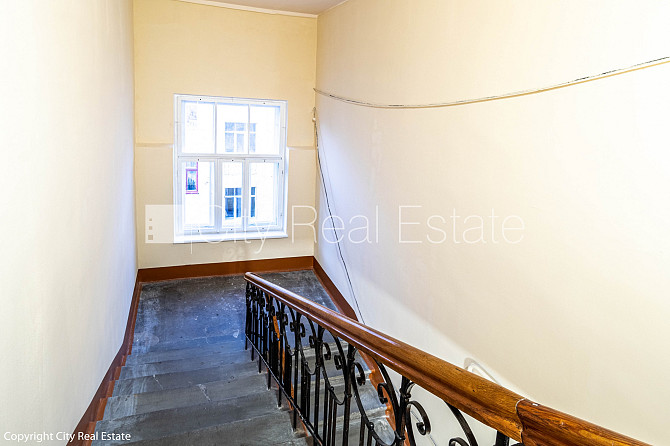 Фасадный дом, реновированный дом, закрытый двор, вход с улицы, лестничная клетка Рига - изображение 16