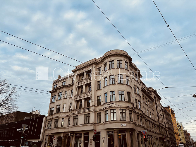 Реновированный дом, окна выходят во двор, гостиная, одно помещение проходное, Рига - изображение 14