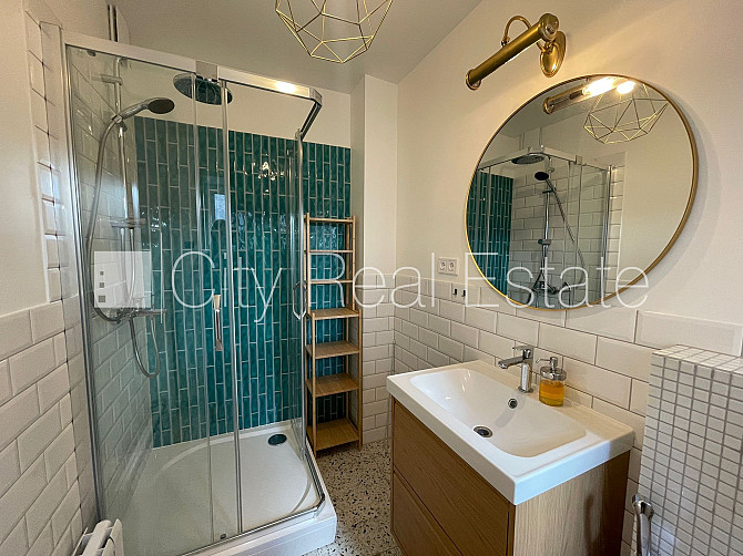 Фасадный дом, изолированные комнаты 3 шт., студио, кухня объединена с гостинной, Рига - изображение 8