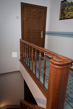 Здание во дворе, реновированный дом, благоустроенная озеленённая территория, Рига - изображение 7