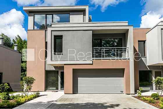 Рядный дом, новостройка, благоустроенная озеленённая территория, территория Рига