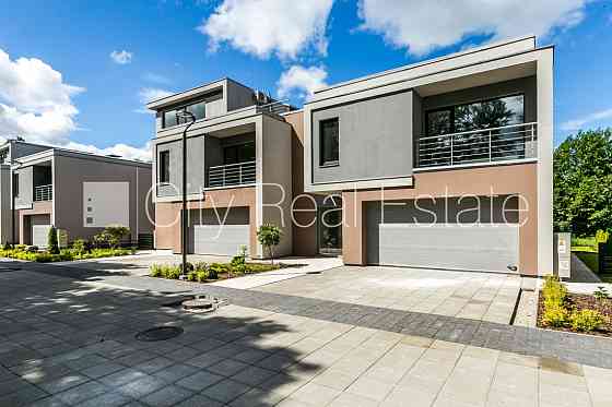 Рядный дом, новостройка, благоустроенная озеленённая территория, территория Рига