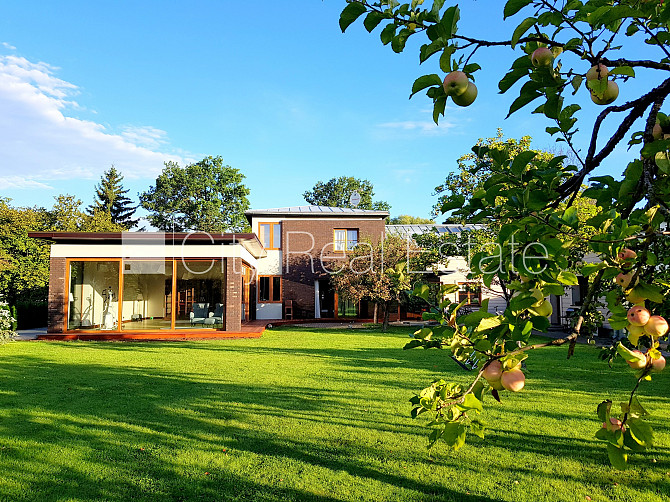 Zeme īpašumā, privātmāja, renovēta māja, nomainītas inženierkomunikācijas, labiekārtota Rīga - foto 2