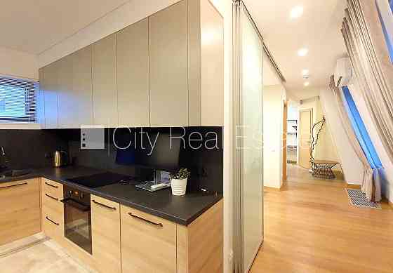 Новостройка, закрытый двор, место для машины, апартаменты люкс, лифт, количество Рига