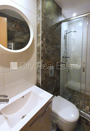 Новостройка, закрытый двор, место для машины, апартаменты люкс, лифт, количество Рига - изображение 13