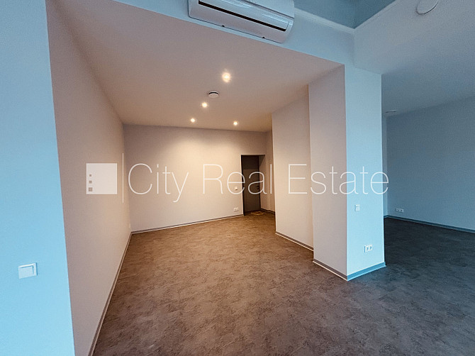 Фасадный дом, закрытый двор, отопление - воздушный теплонасос, бойлер для горячей Рига - изображение 10