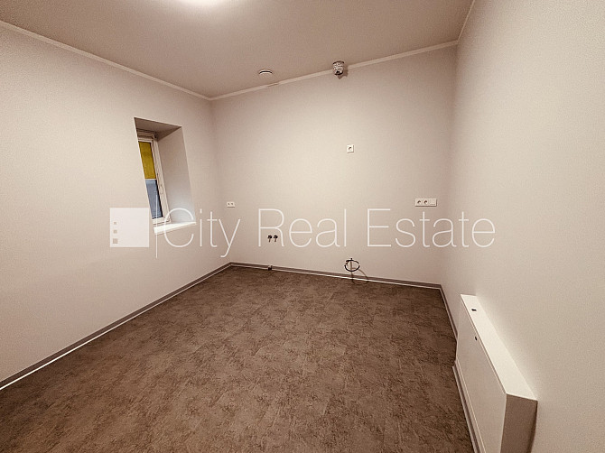 Фасадный дом, закрытый двор, отопление - воздушный теплонасос, бойлер для горячей Рига - изображение 13