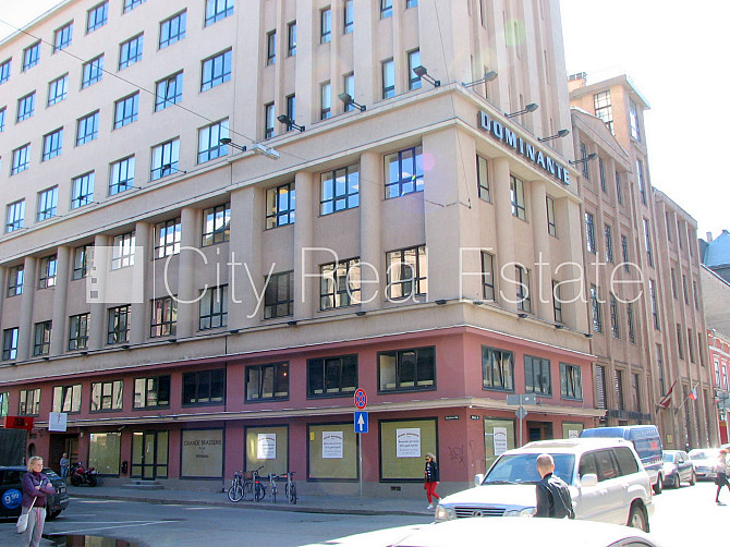 Дом во дворе, вход с улицы, полуподвал, лестничная клетка после капитального Рига - изображение 17