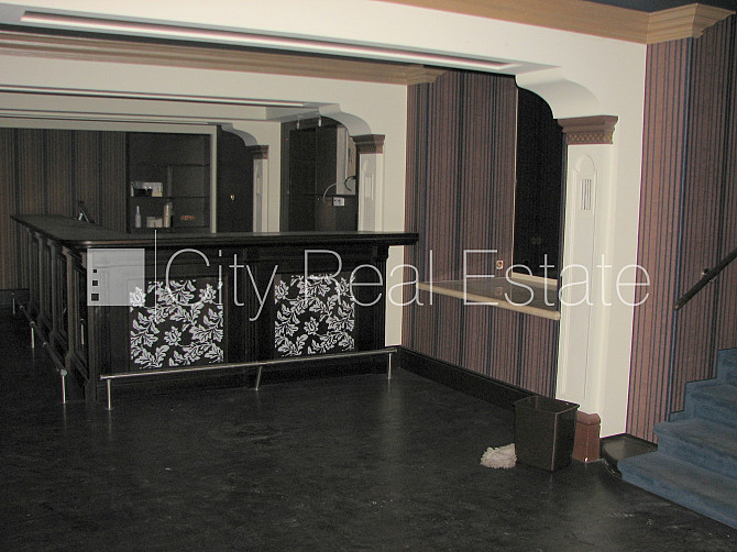 Дом во дворе, вход с улицы, полуподвал, лестничная клетка после капитального Рига - изображение 11