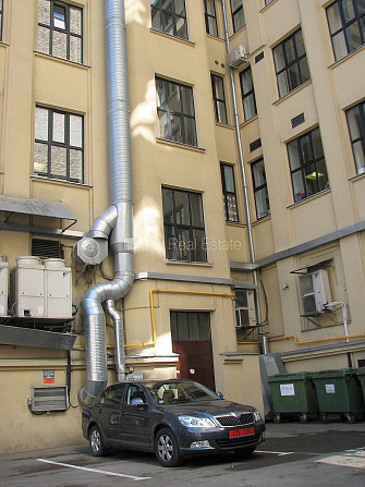 Дом во дворе, вход с улицы, полуподвал, лестничная клетка после капитального Рига - изображение 16