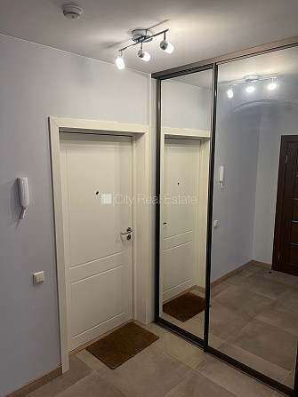 Новостройка, зеленая территория, закрытый двор, бесплатная стоянка во дворе, вход Юрмала - изображение 13