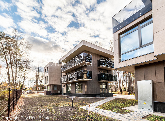 Новостройка, зеленая территория, закрытый двор, бесплатная стоянка во дворе, вход Юрмала - изображение 16